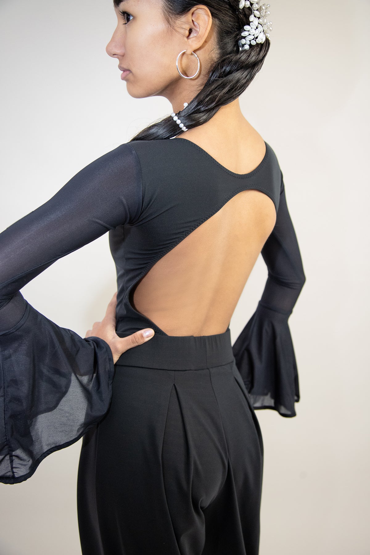 Descopera costume de dans sportiv / tinute de dans sportiv / rochii de competitie / standard / latino / tinute de antrenament / camasi de dans de baieti / pantaloni de dans sportiv